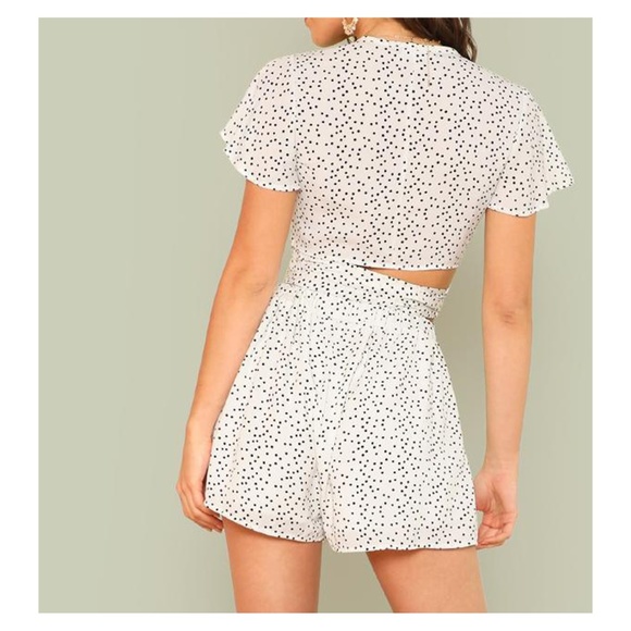 White Black Flutter Sleeve Wrap Top Shorts Set - Picture 3 of 5